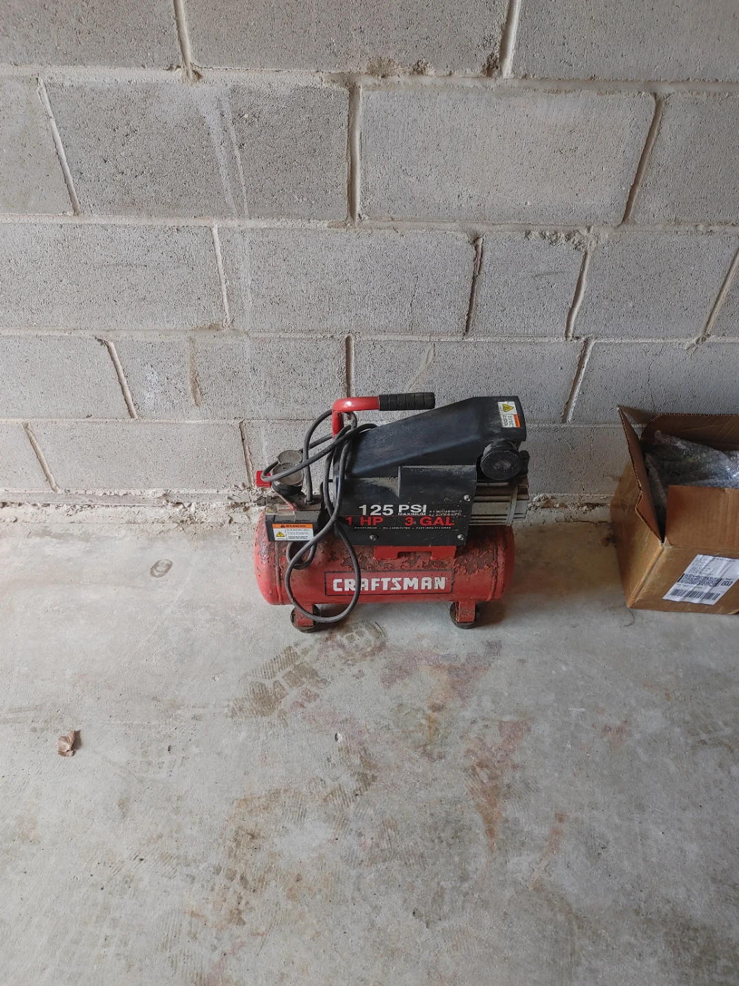 Husky 33 Gallon Air Compressor - photo 3
