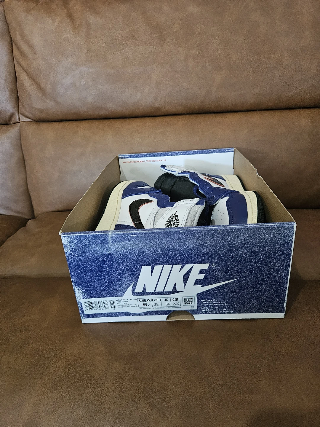 Nike Air Jordan 1 Retro High OG GS Size 6Y - photo 2