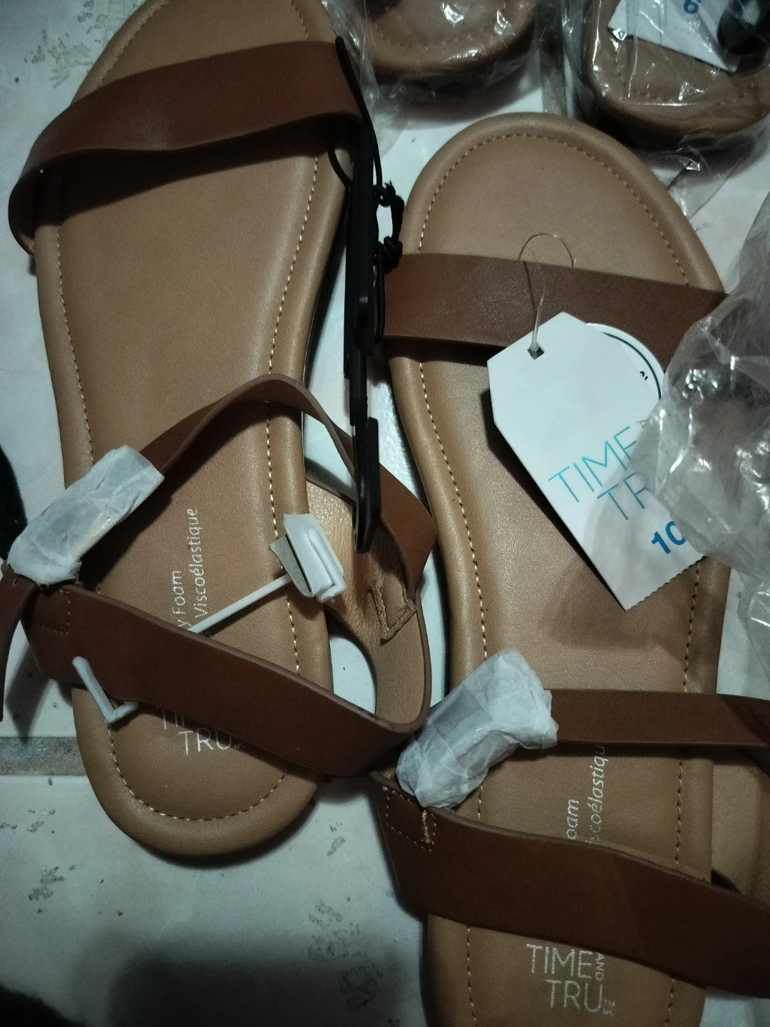 Time and Tru Sandals Various Styles and Sizes - photo 2