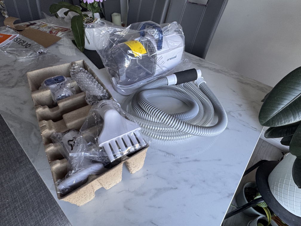 Oneisall Pet Grooming Vacuum Kit - photo 2
