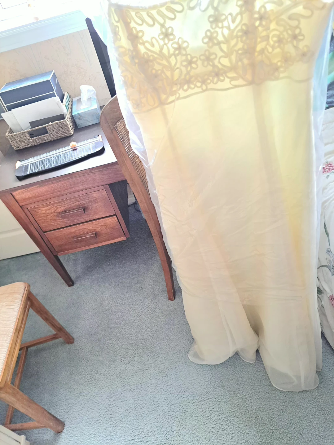 Cream vintage-style wedding or formal dress - photo 2