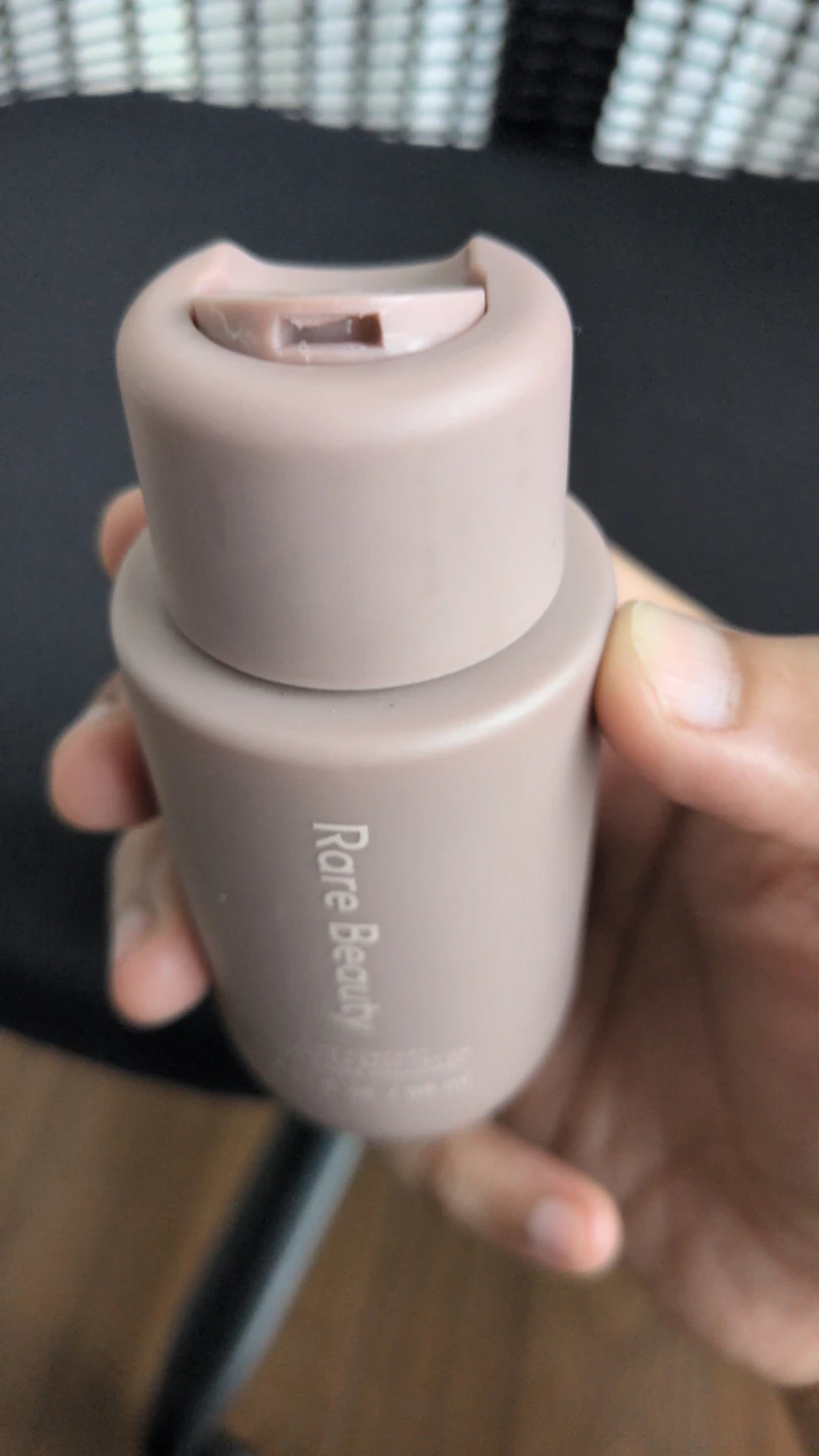 Rare Beauty Find Comfort Hydrating Body Lotion - photo 4