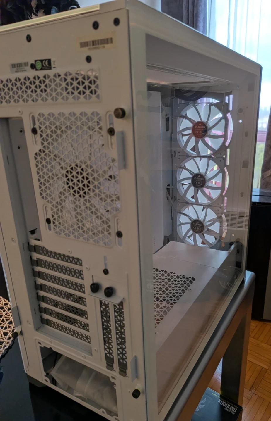Corsair 5000X RGB Mid-Tower Case in White - photo 5