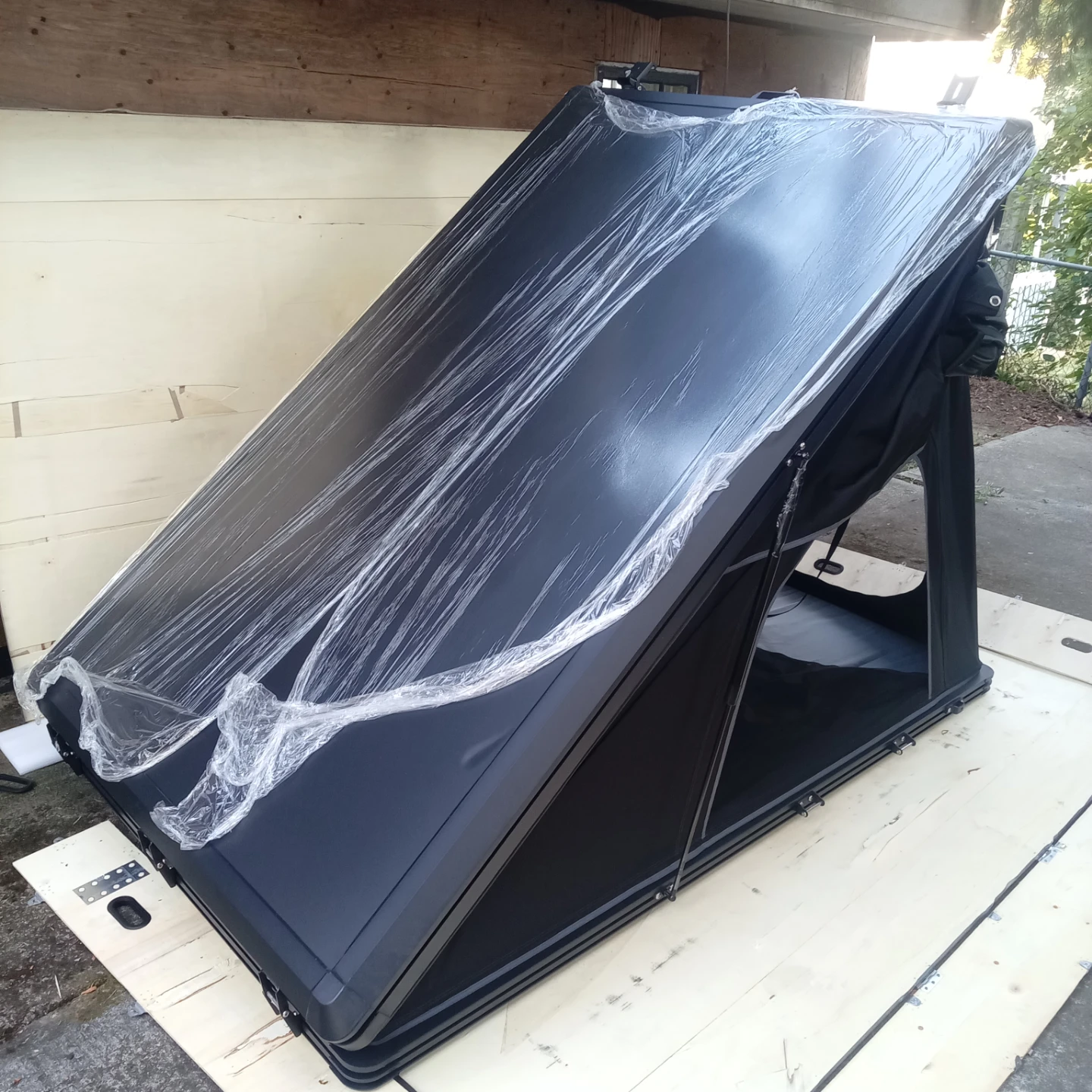 Black Rooftop Hardshell Vehicle Tent - photo 2