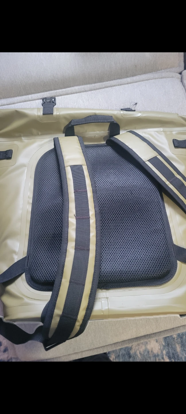 REALTREE BACKPACK COOLER  NEW. - photo 4