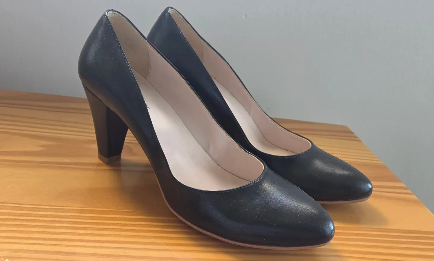 Italian Leather Shoes/ heels Size 9 | 40