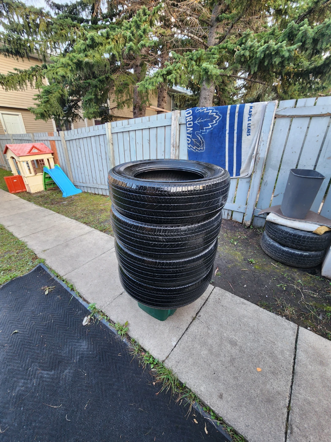 Set of 4 P215/70R16 99H Tires - photo 2