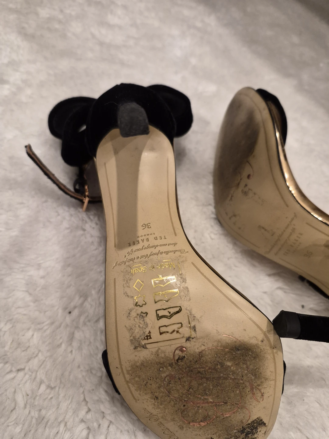Ted Baker black velvet bow heels - photo 3