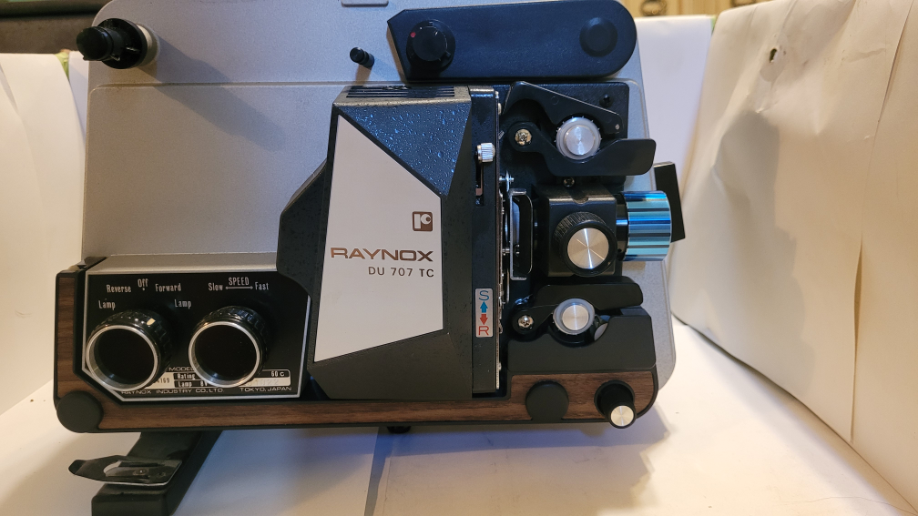 Raynox DU 707 TC Super 8 Film Projector - photo 5
