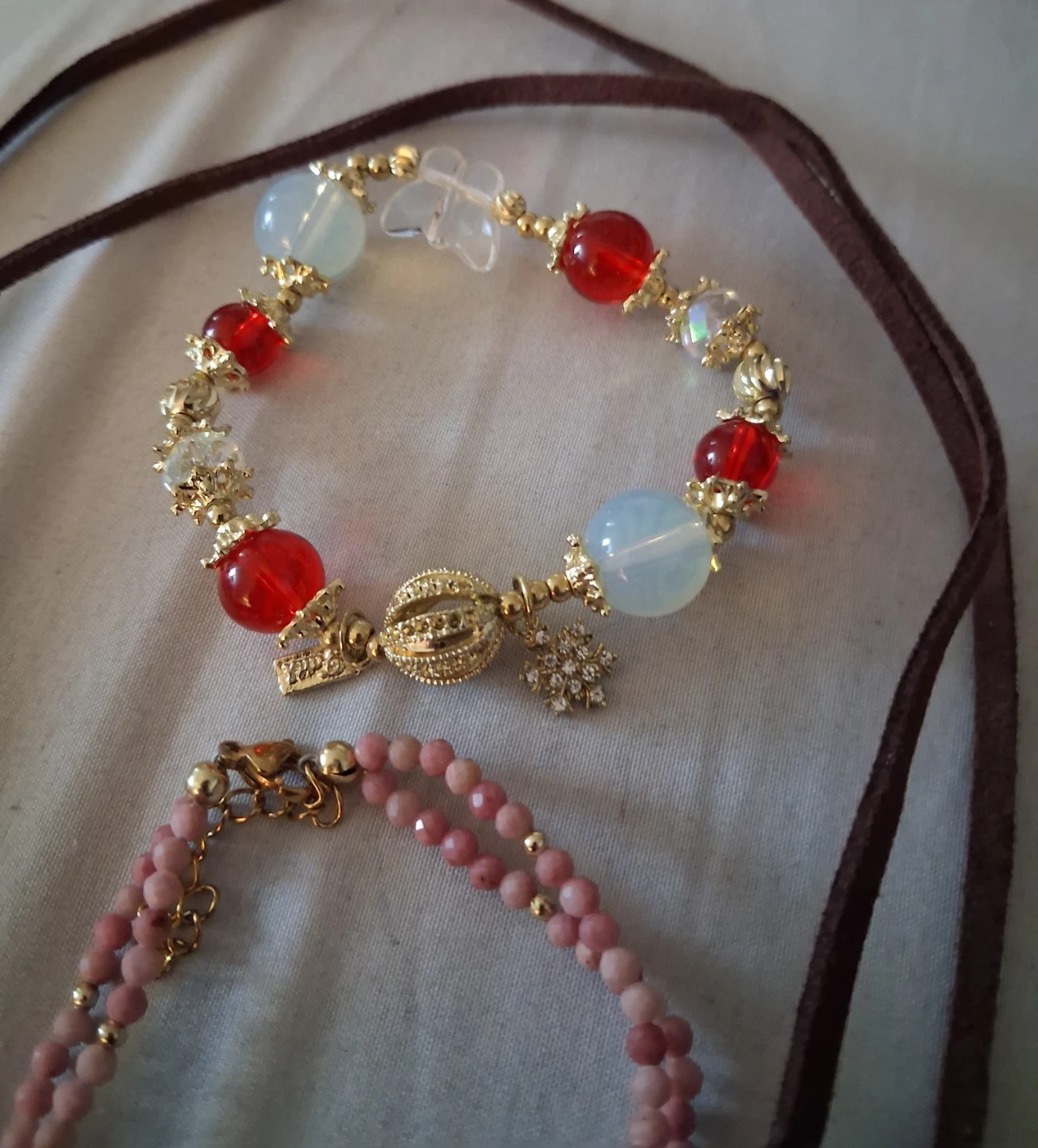 Set of three beaded bracelets and necklace - photo 2