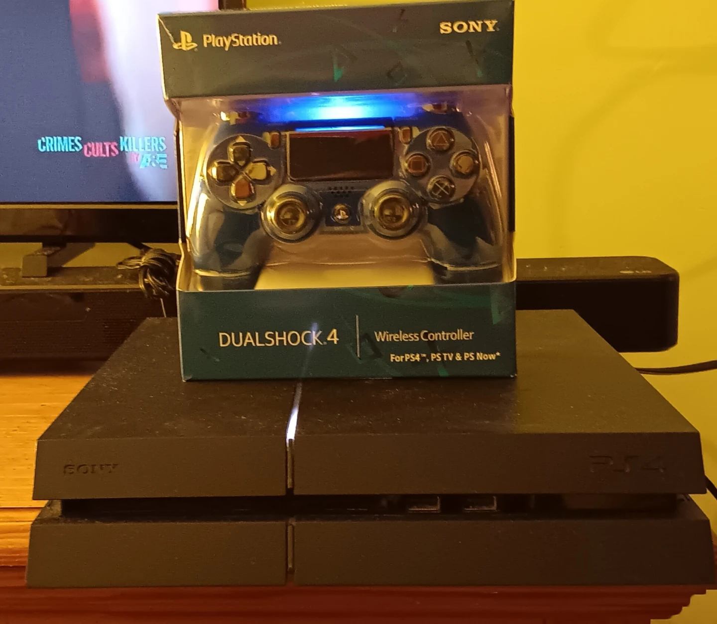PS4 500GB - GREAT Condition + BRAND NEW Controller + 4 Games