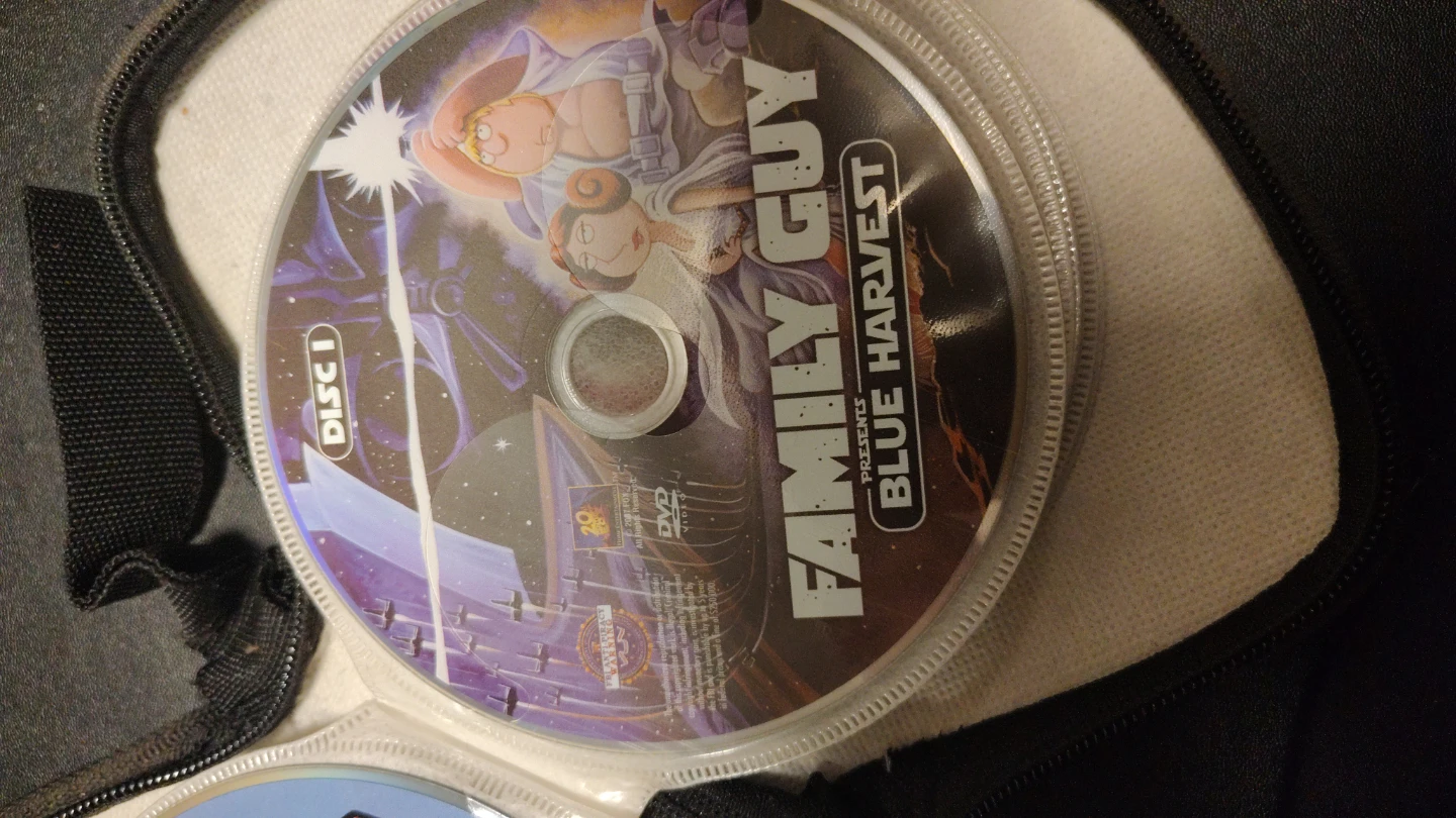 Family guy dvd set season 1-6 plus extras - photo 3