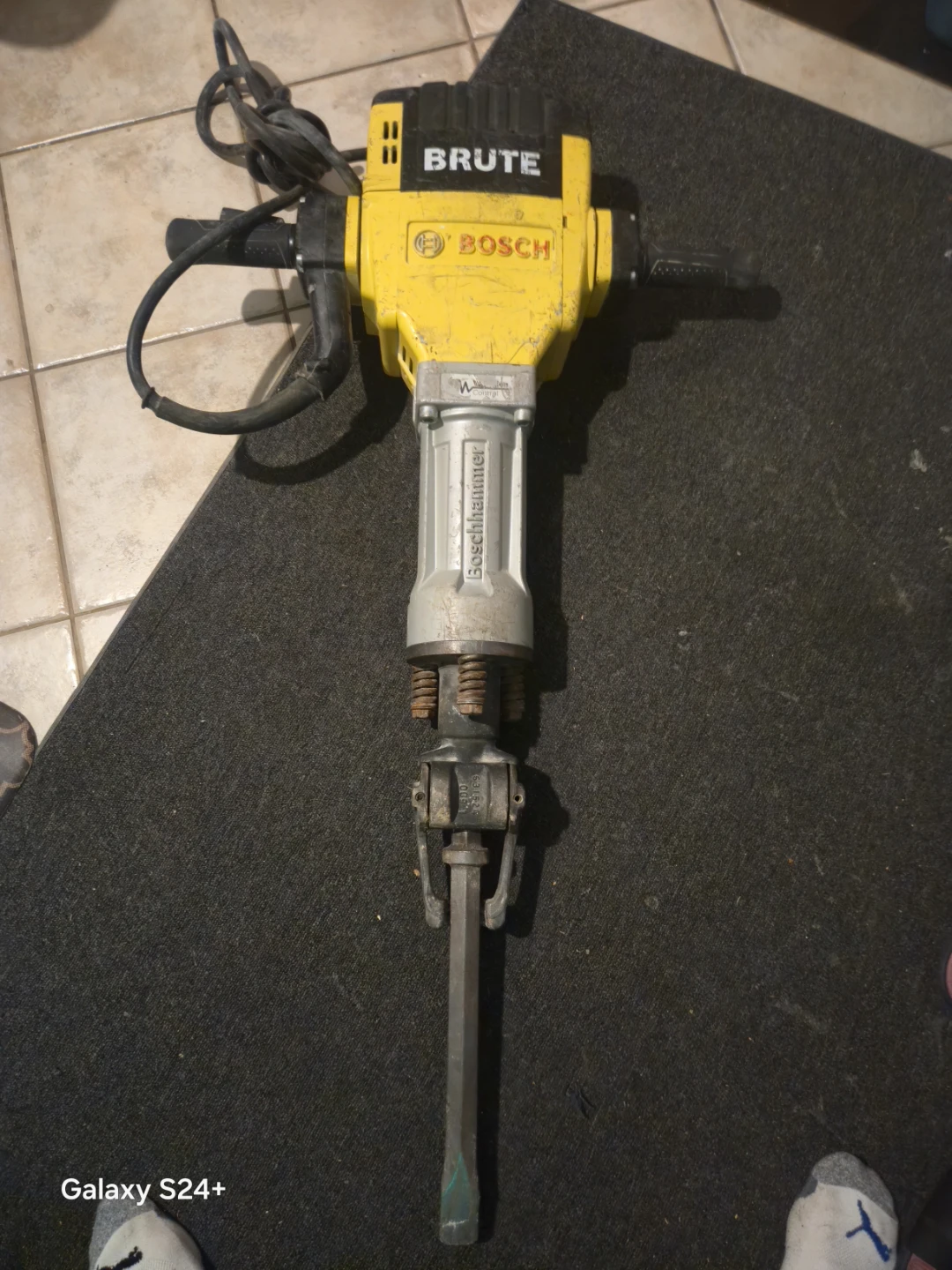 Bosch Brute Breaker Hammer - photo 2