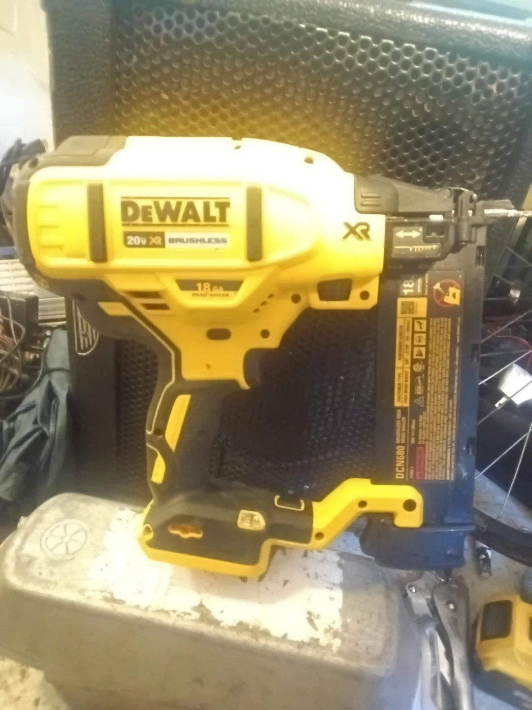 DeWalt 20V Max XR Brushless 18-Gauge Brad Nailer