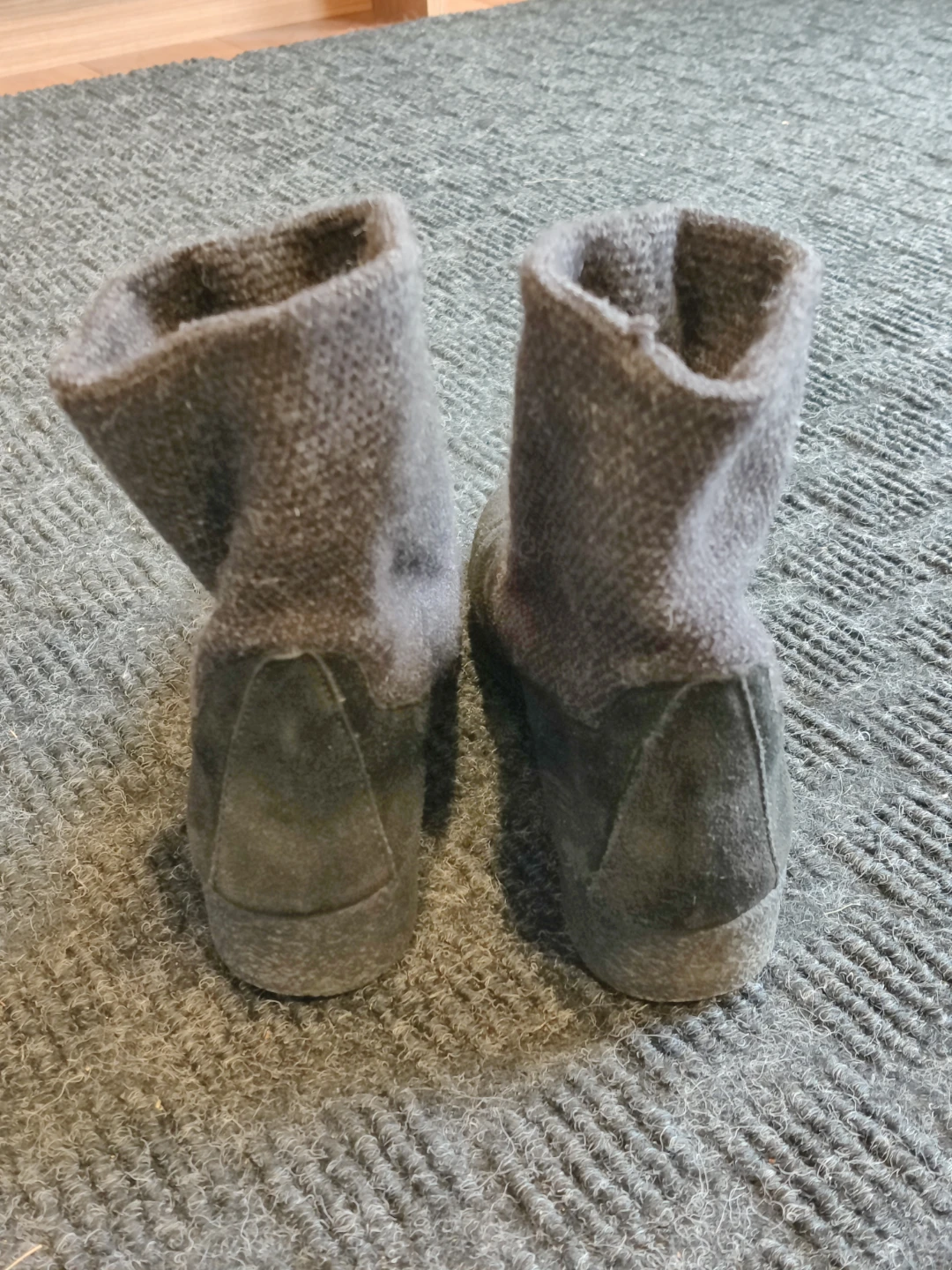 Aerosoles Suede Winter Boots / Booties / Shoes - Women Size: 6.5 - photo 4