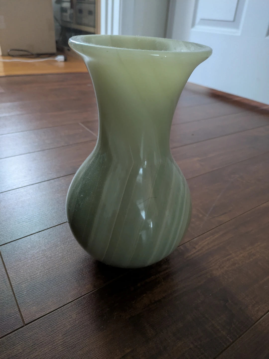 Jade Vase - photo 2