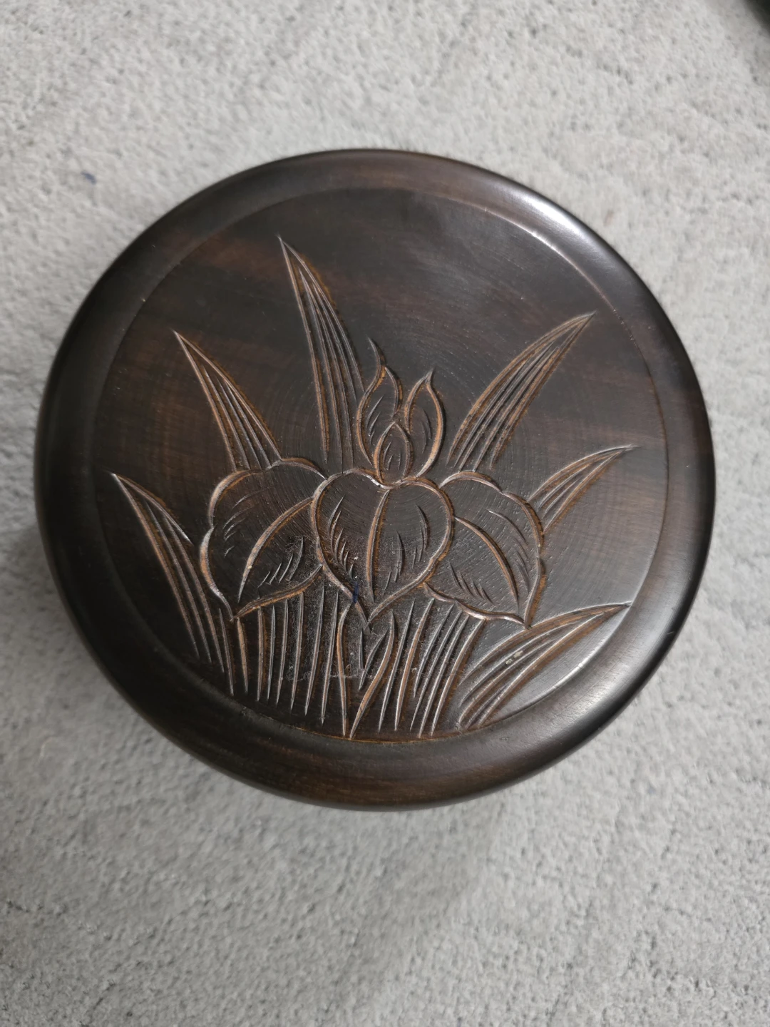Wooden round storage box with floral carving - photo 5