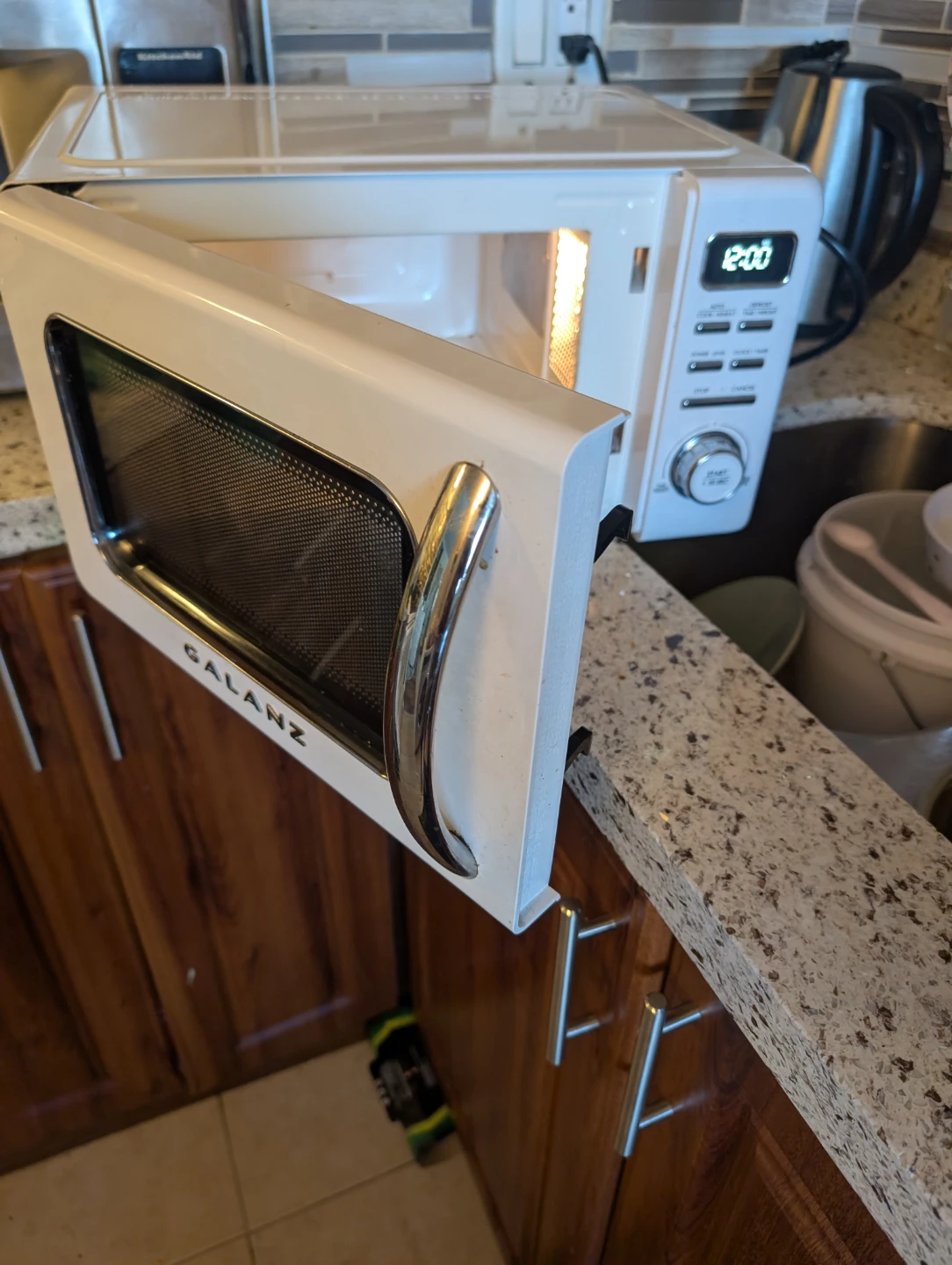 Galanz White Microwave