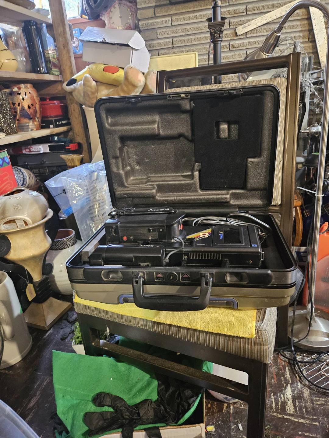 Sony Video 8 Camcorder with Hard Carrying Case - photo 5