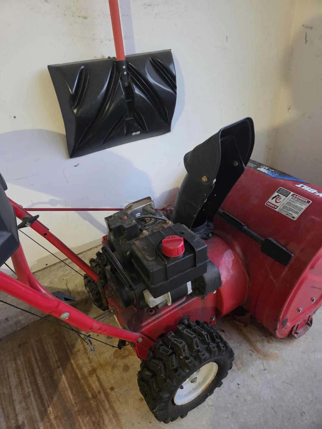 Troy-Bilt Snow Thrower - photo 2