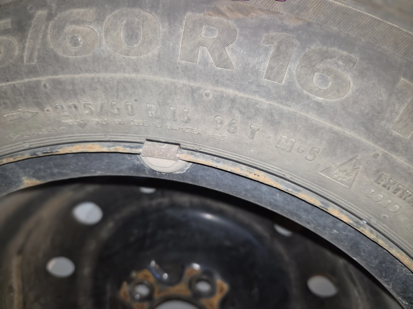 Continental 205/60 R16 Winter Tire