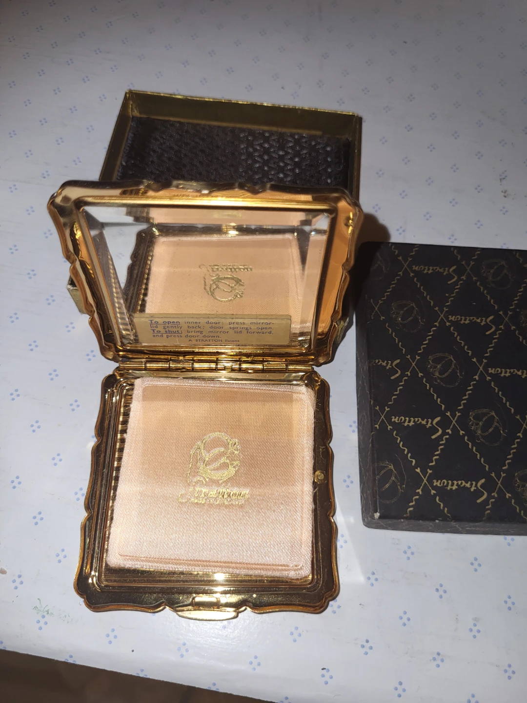 🏈 Vintage Stratton Compact Mirror in Box - photo 3