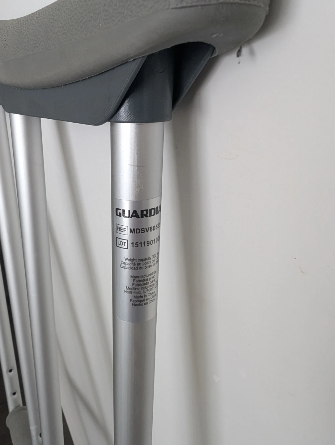 Aluminum Crutches Adjusts to Size 5'2" to 5'10" - photo 2
