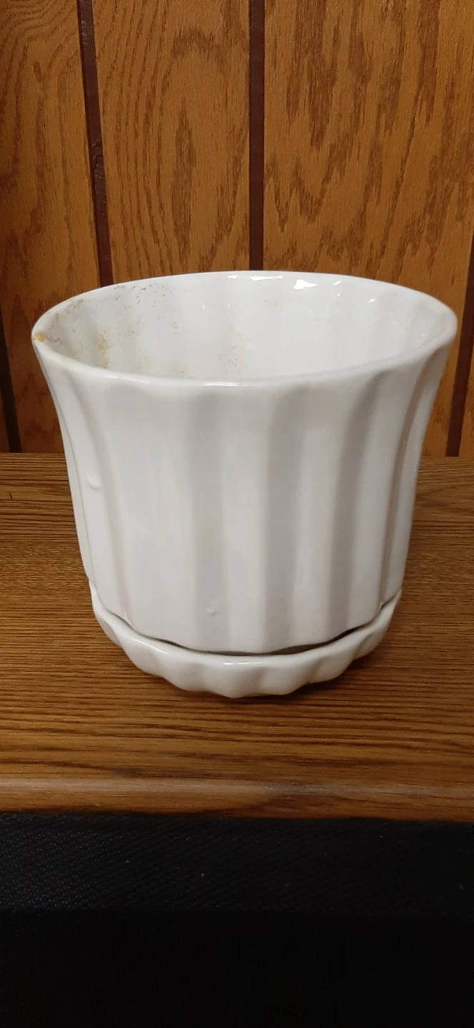 Vintage Haeger Pottery fluted planter  #899