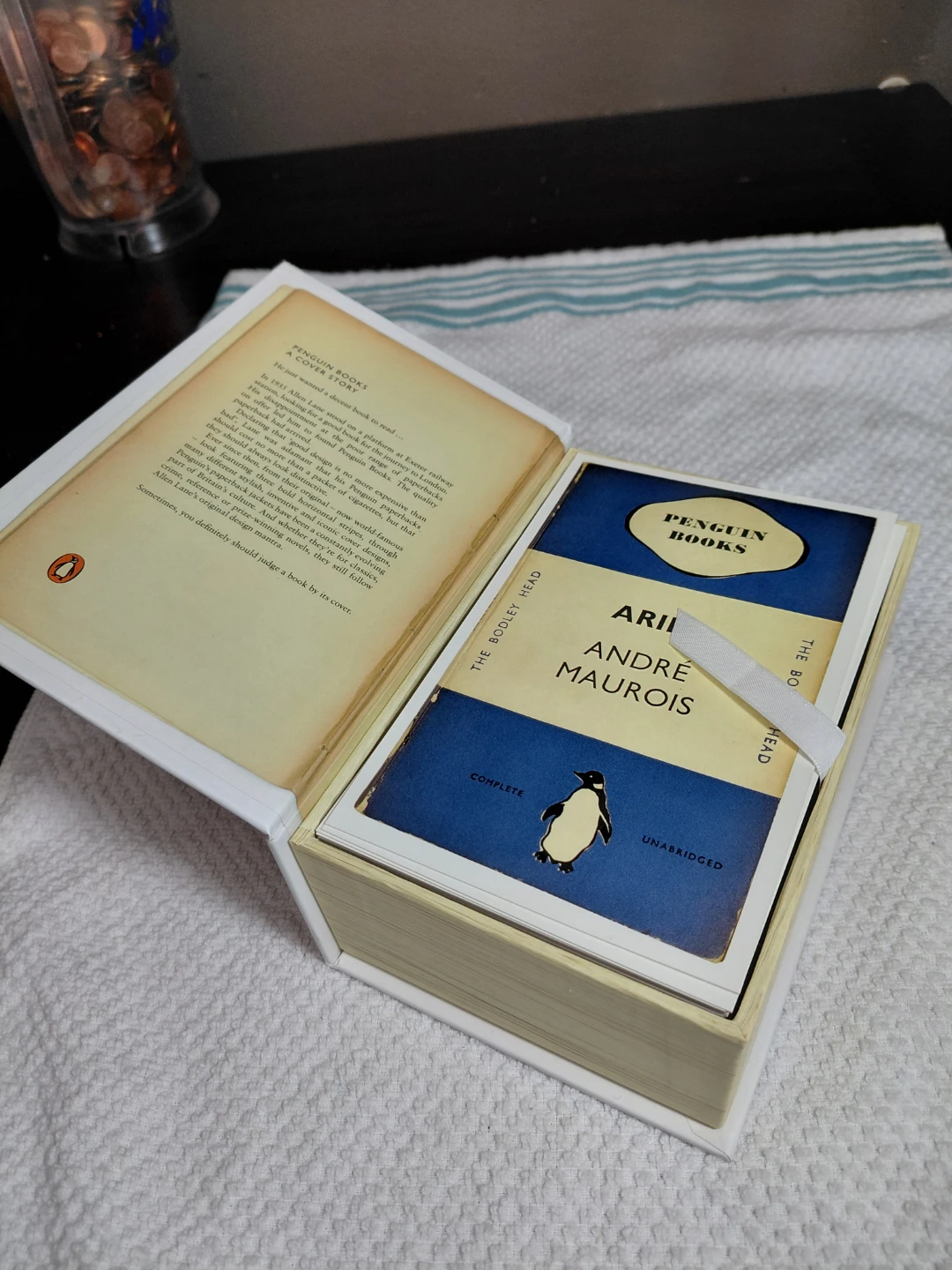 Penguin Books Postcards from Penguin Box Set - photo 3
