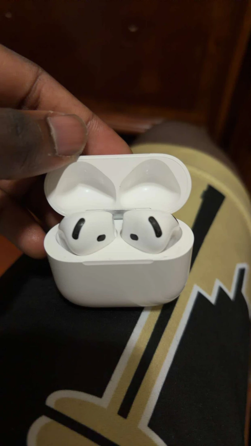 Apple AirPods 4 with Active Noise Cancellation