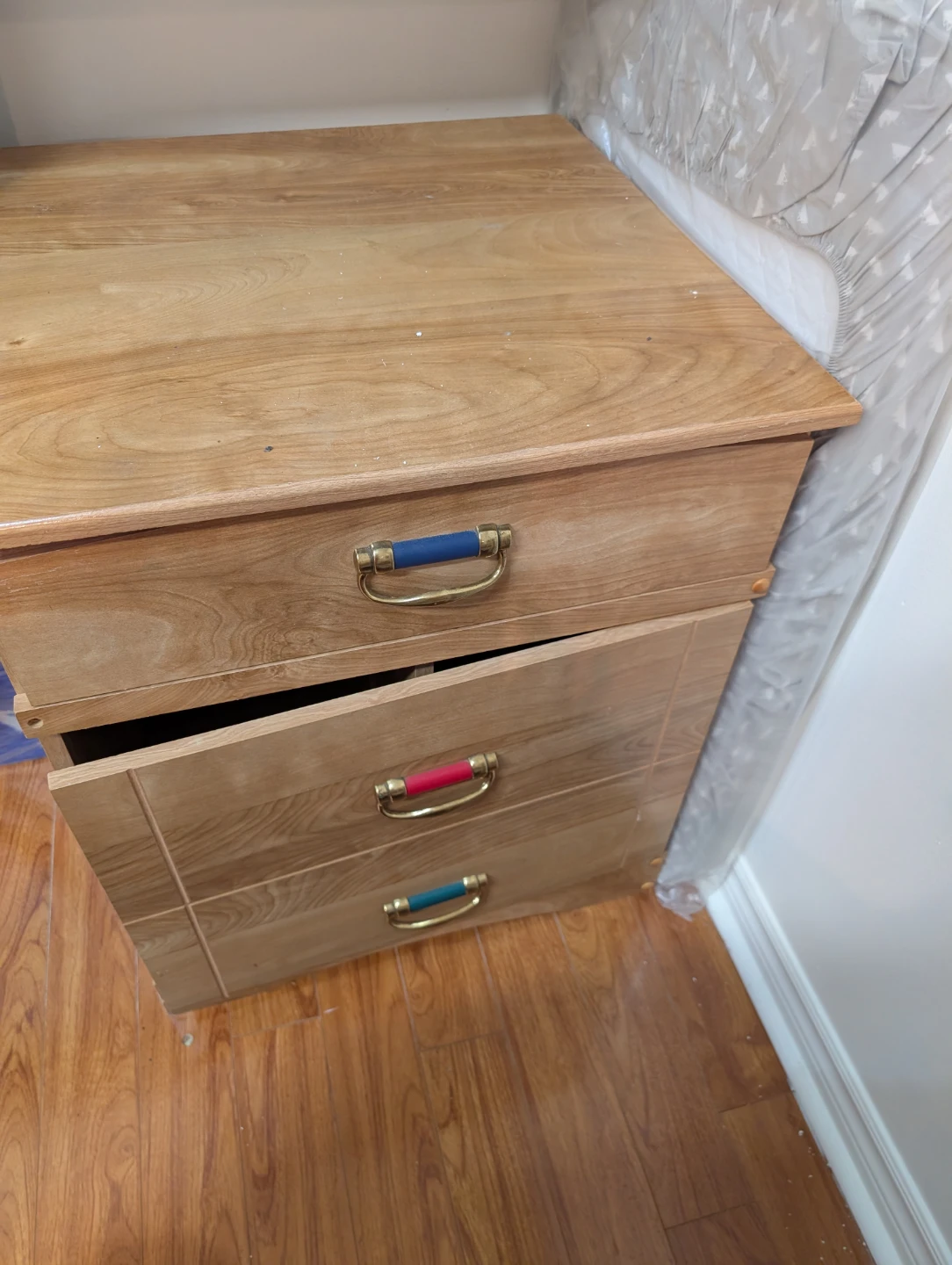 Wooden 3-Drawer Nightstand with Colourful Handles