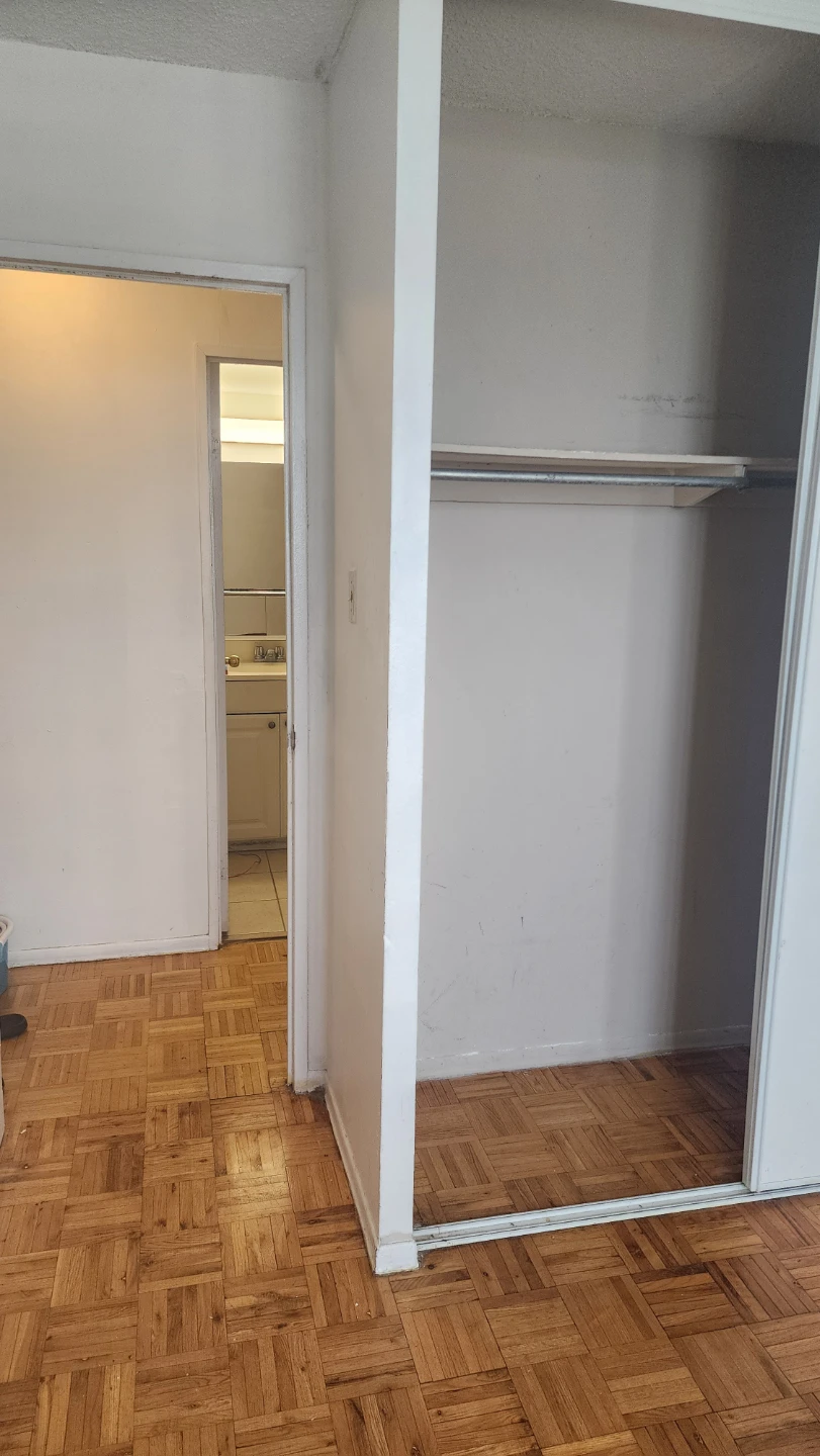 Unfurnished Room for Rent - photo 2