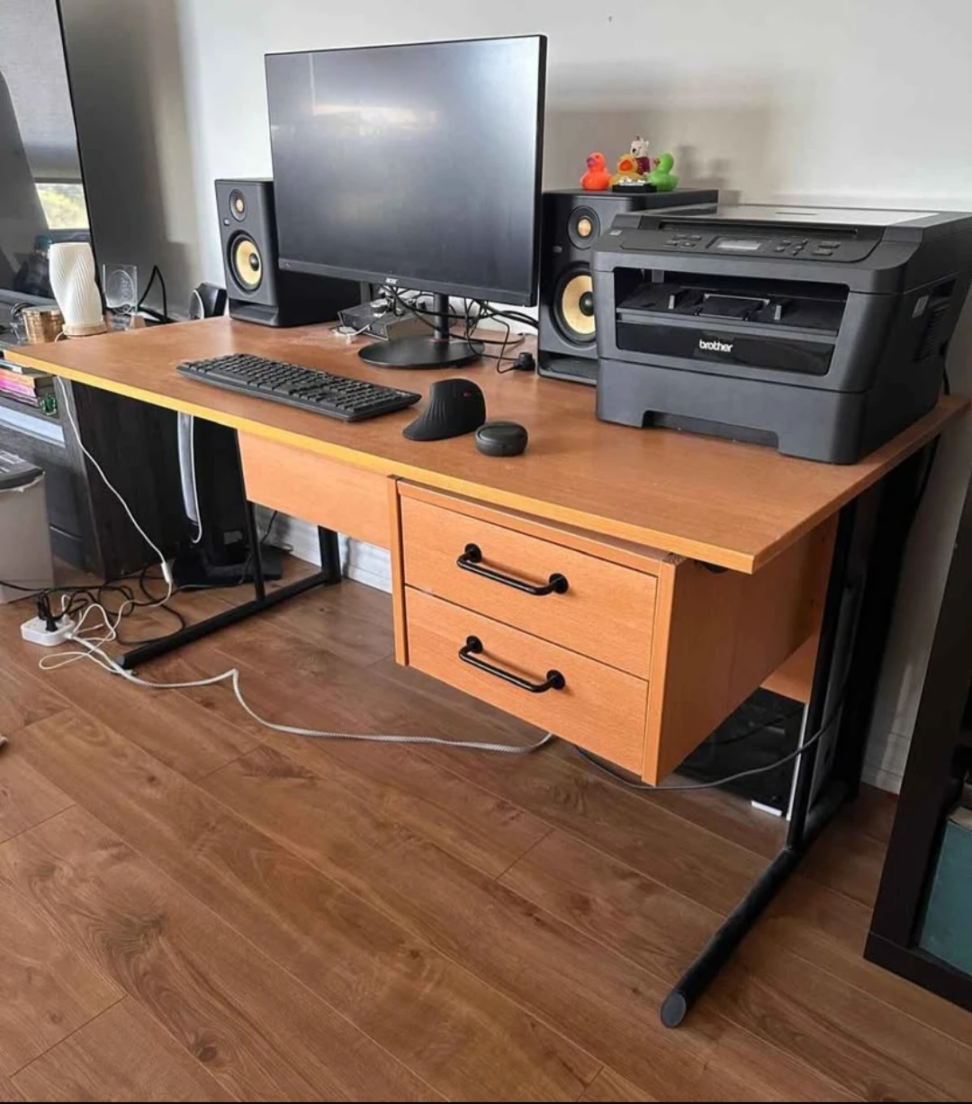 MOVING SALE 🏈 - photo 3