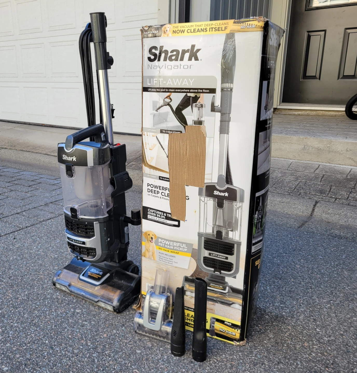 Shark Navigator Lift-Away – Missing Hose/Handle.
