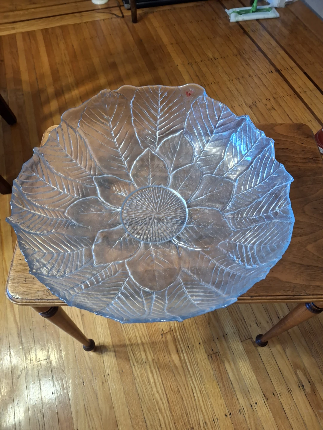 Lyric Handcrafted Glass Leaf Bowl