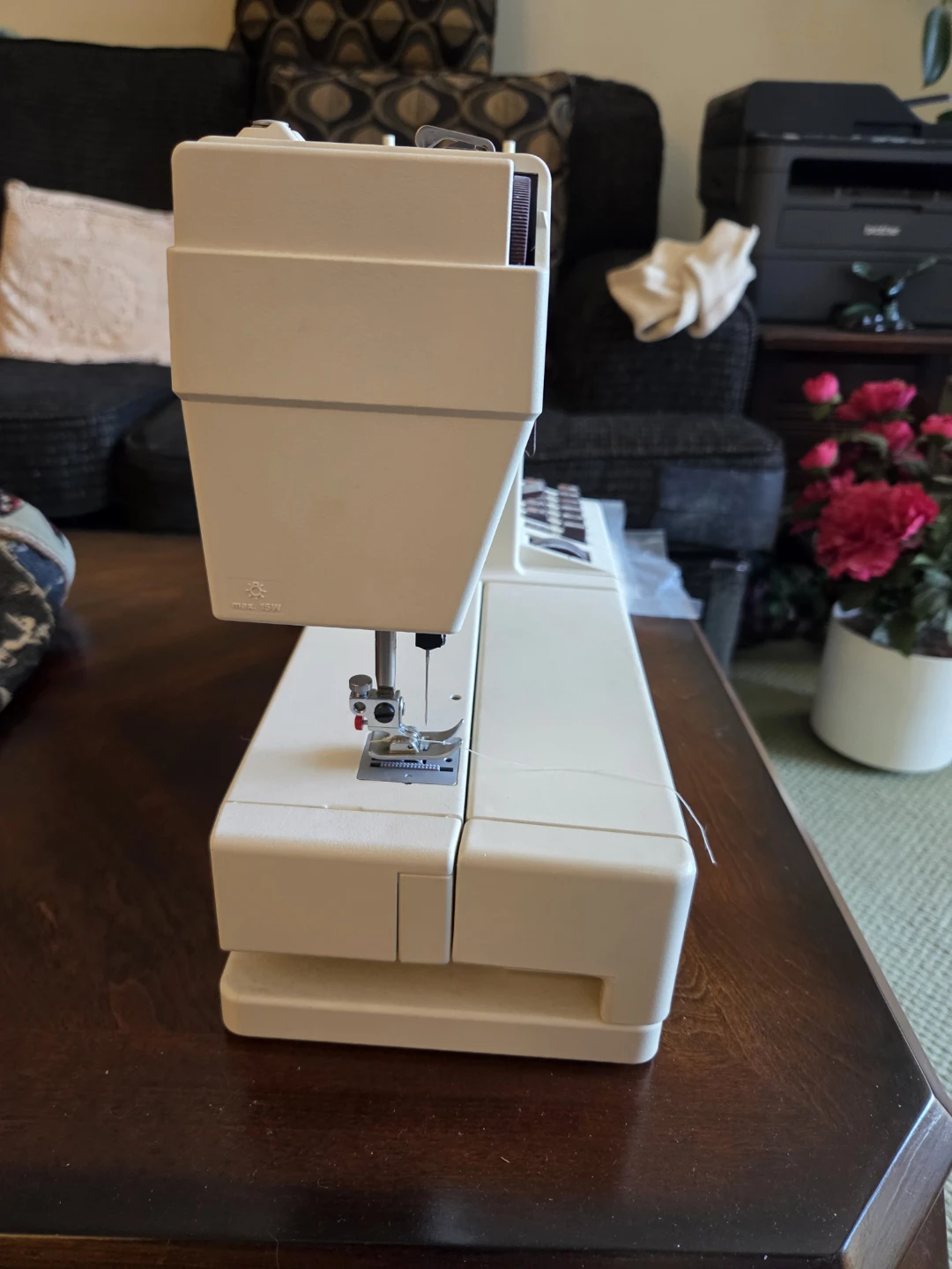 Pfaff Hobbymatic 947 Sewing Machine - photo 3