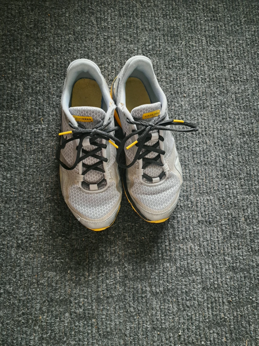 Size 9 Nike Livestrong Running Shoes - photo 3