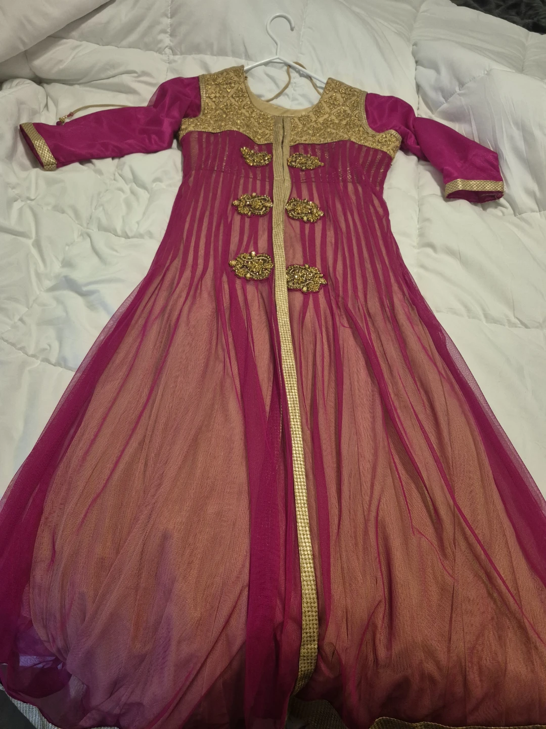 Pink and Gold Traditional Indian Anarkali - photo 3