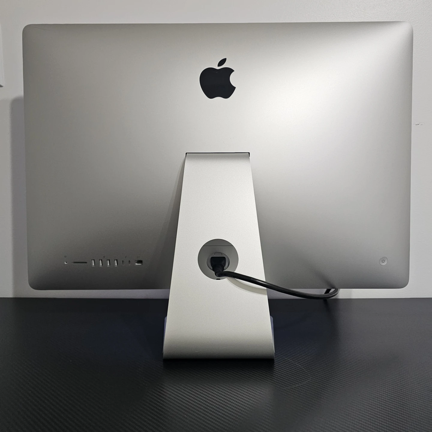 27" iMac Retina 5K 2020 3.3GHz i5 16gb 512gb SSD  macOS Tahoe - photo 2