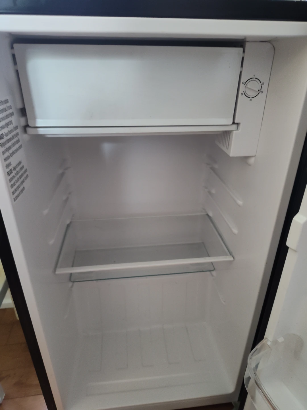 Hamilton Beach Mini Fridge - photo 3