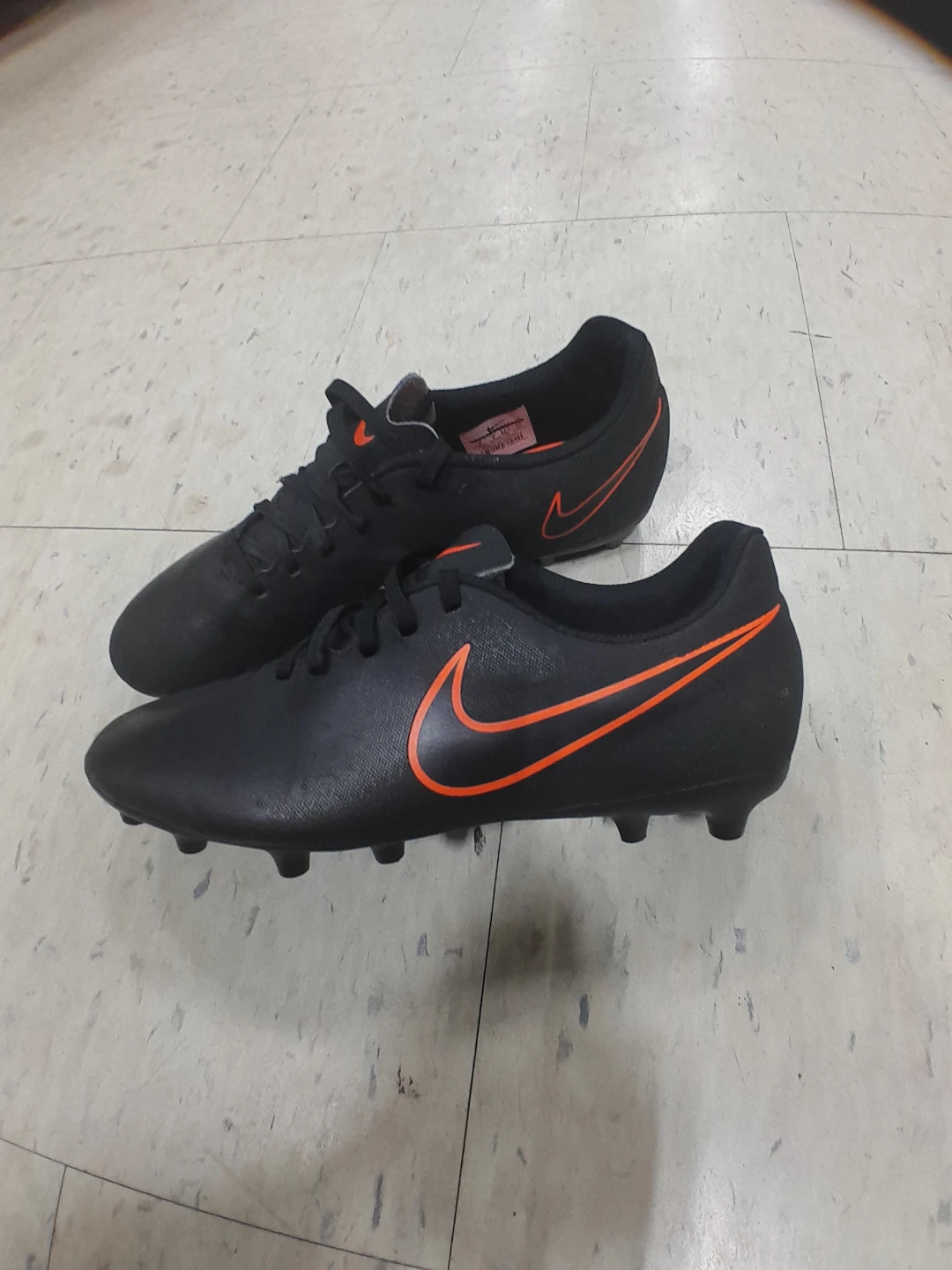Nike Soccer Cleats Black and Orange Men's Size 9