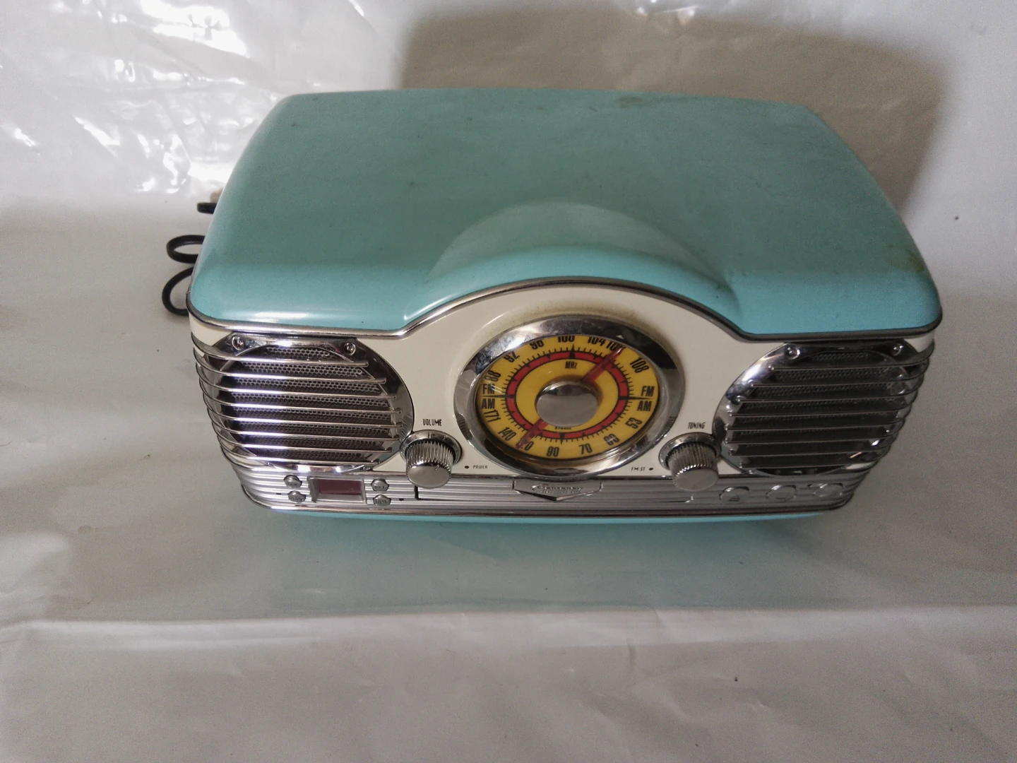Memorex Nostalgic CD Player and Radio - photo 4