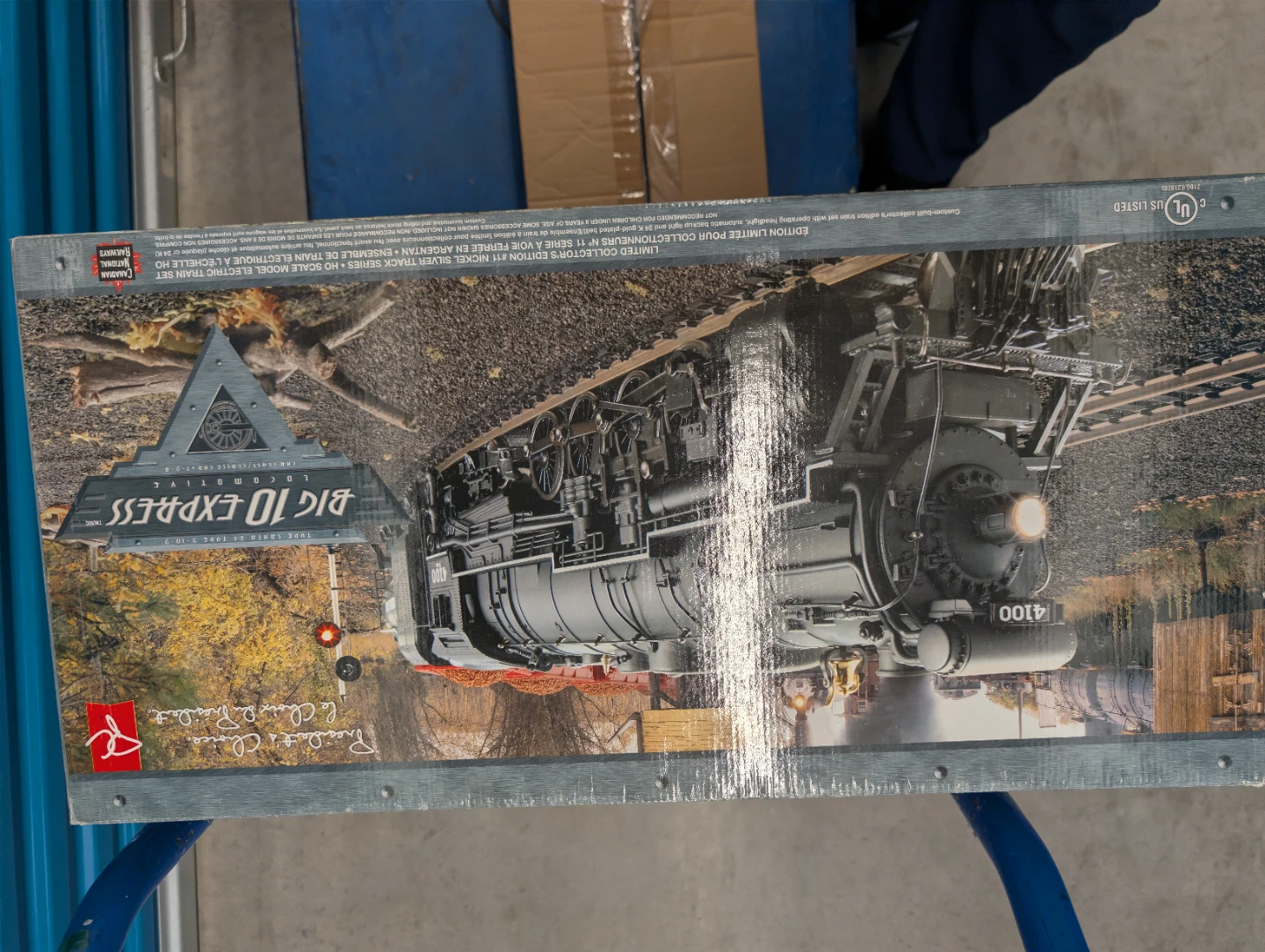 President's Choice Big 10 Express HO Scale Train Set