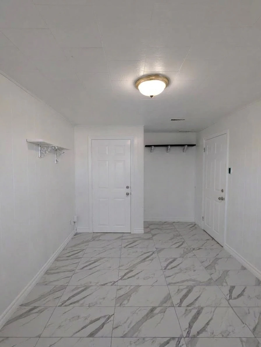 2-Bedroom Walkout Basement Apartment, All-Inclusive & Private - photo 4
