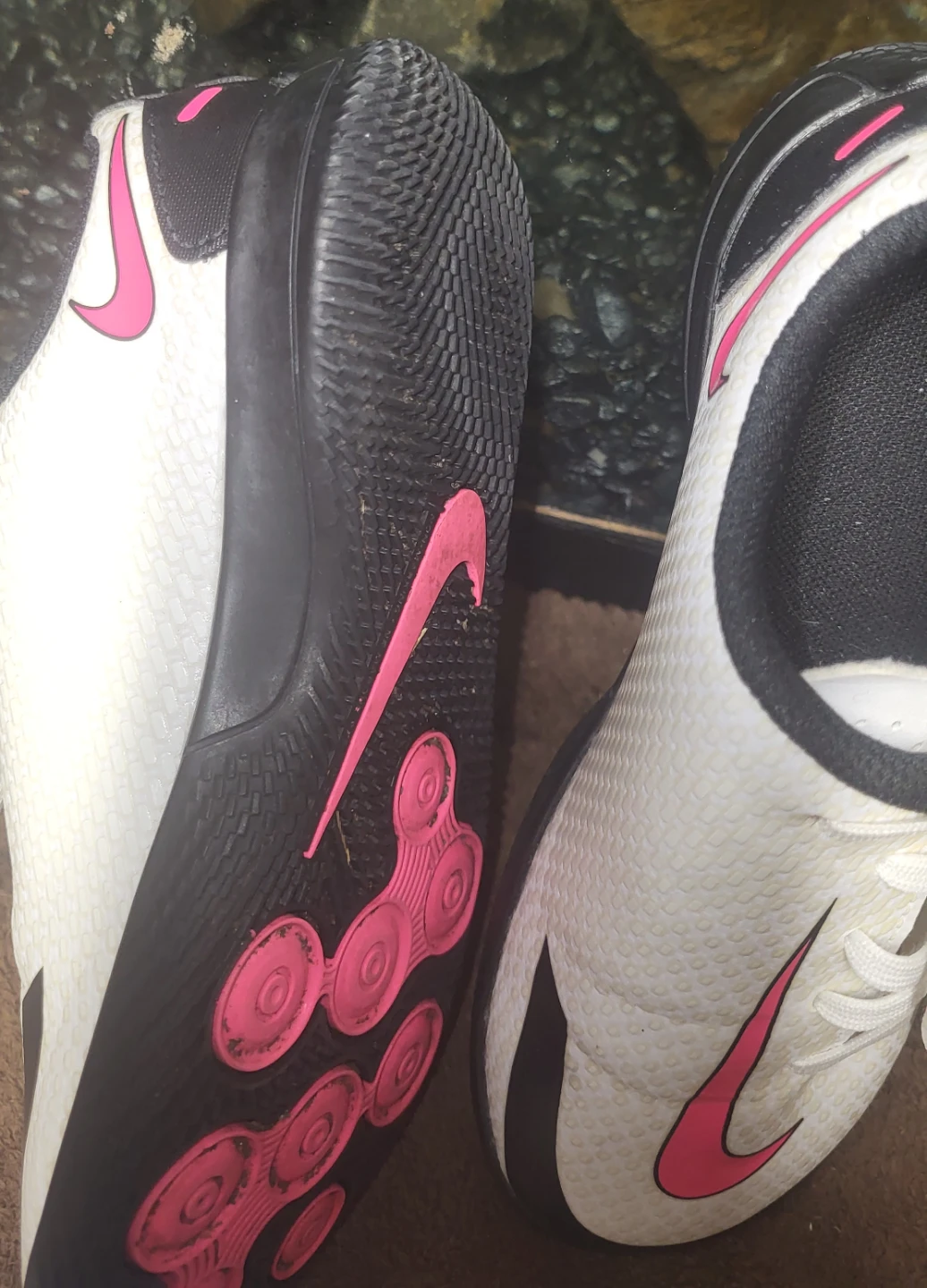 Nike Phantom GT soccer shoes - photo 4