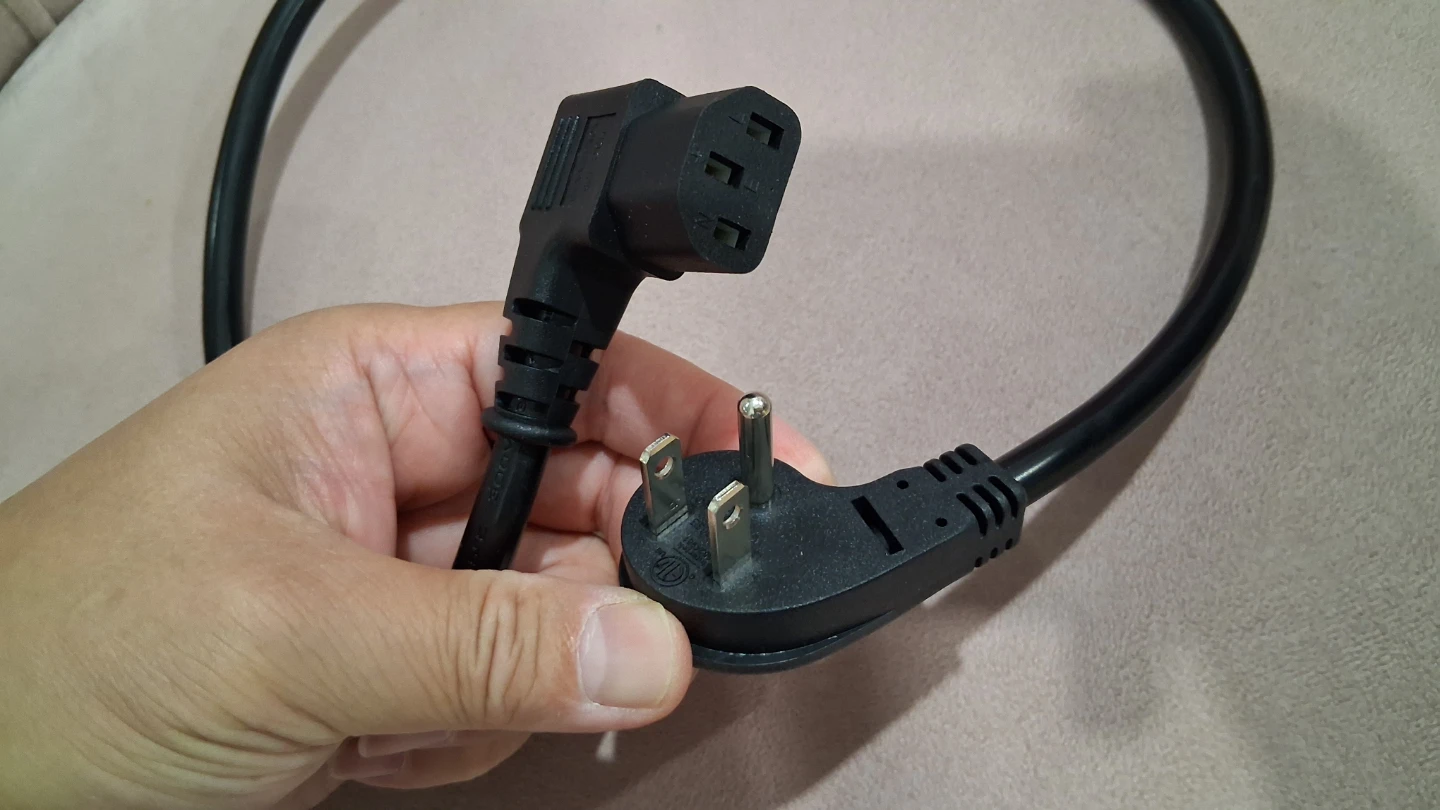 computer power cord 3 pin connector both 90 degree angled