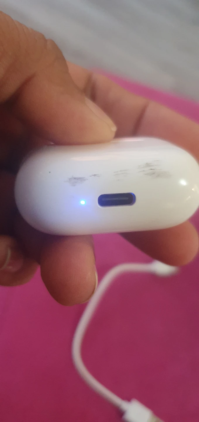 White Wireless Earbuds with Charging Case - photo 5