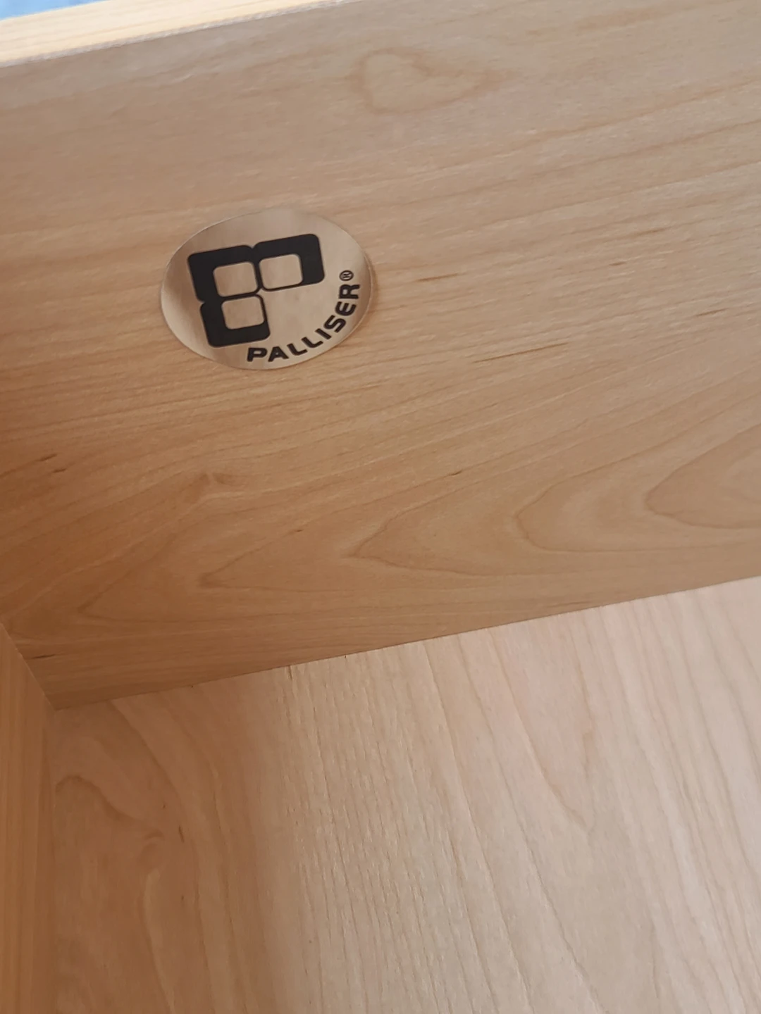 Palliser Dresser and Two Nightstands - photo 3