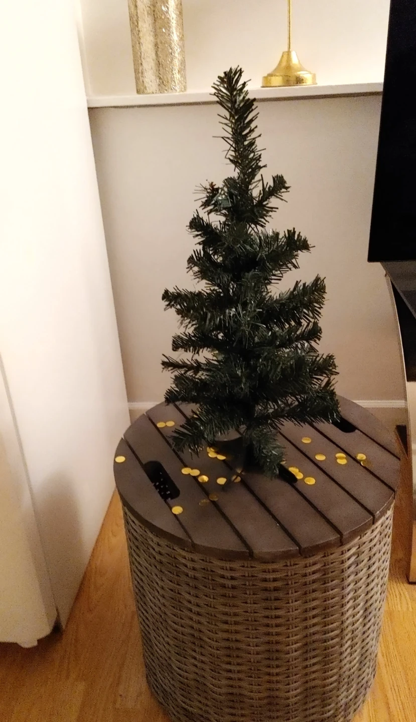Small artificial tabletop Christmas tree New