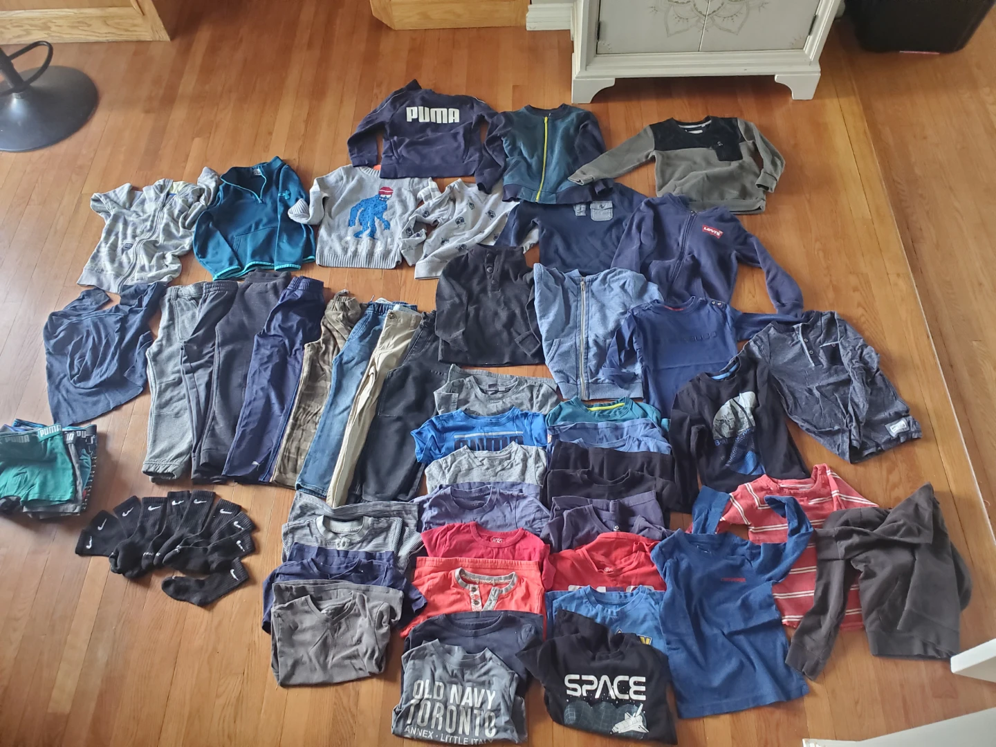 BOYS CLOTHING LOT